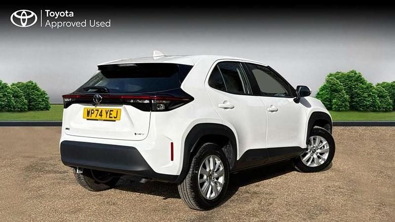 Used Toyota Yaris Cross 113 HP (83 kW) 2025 White SUV