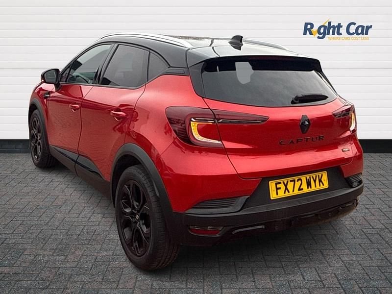 Used Renault Captur Rive Gauche 142 HP (104 kW) 2022 Red / black  SUV