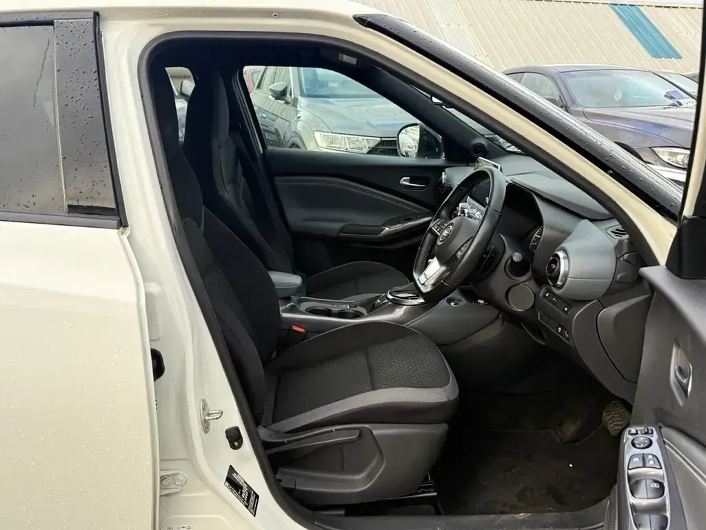 Used Nissan Juke N-Connecta 114 HP (83 kW) 2022 White SUV