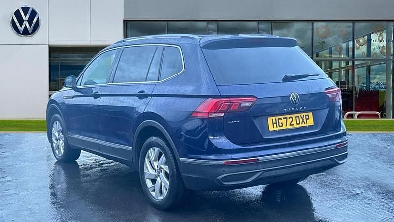 Used VW Tiguan Allspace Life 150 HP (110 kW) 2023 Atlantic blue metallic SUV