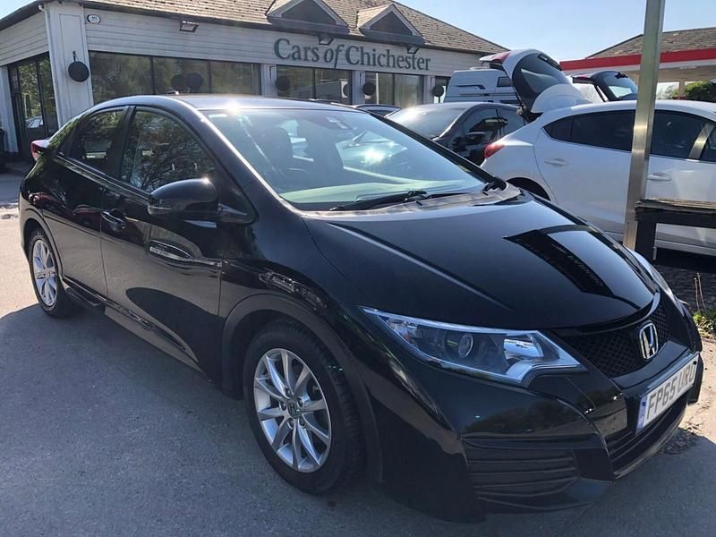 Begagnad Honda Civic S 100 HK (73 kW) 2015 Svart Halvkombi
