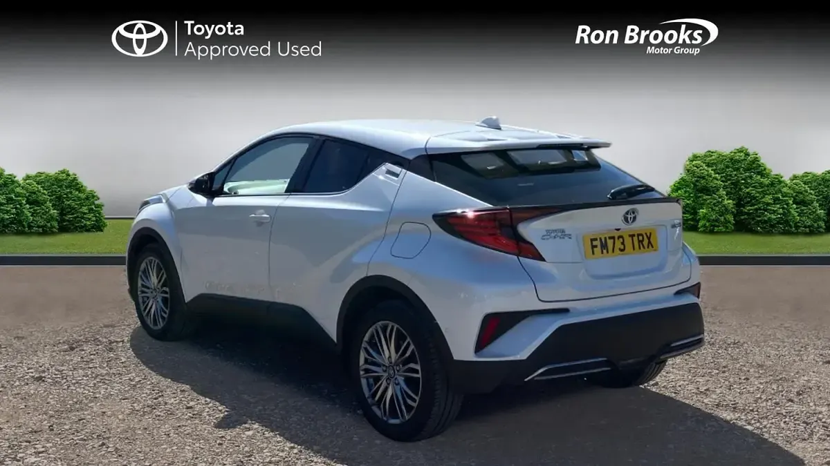 Used Toyota C-HR 2023 White SUV