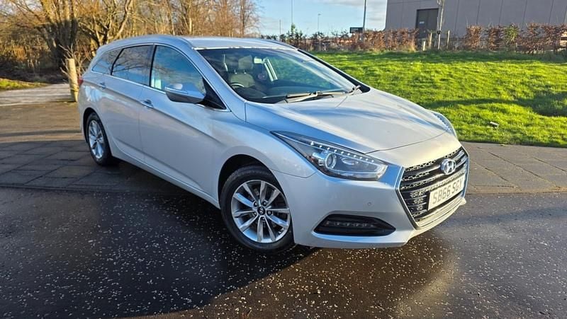 Silver Used 2017 Hyundai i40 SE Estate | £3,295 (Fair price) - Image 1/4