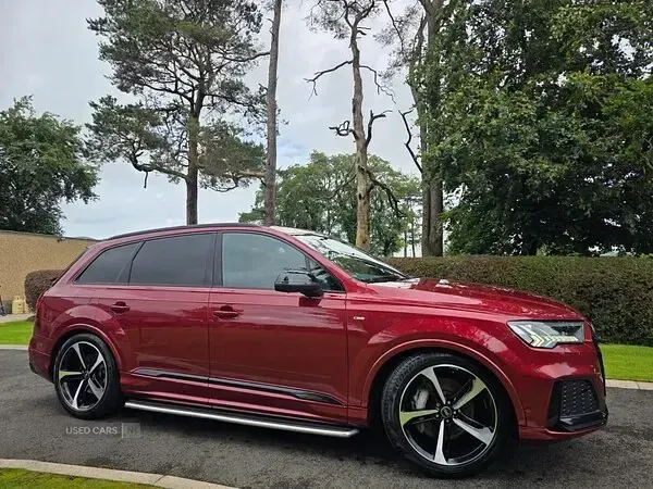 Used Audi Q7 Black Edition 286 HP (210 kW) 2021 Red SUV