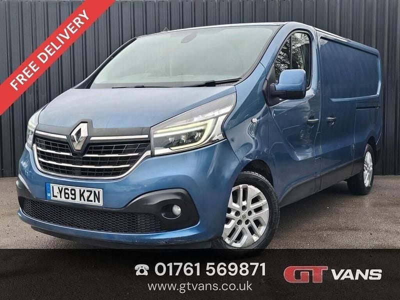 Used Renault Trafic 2019 Blue MPV