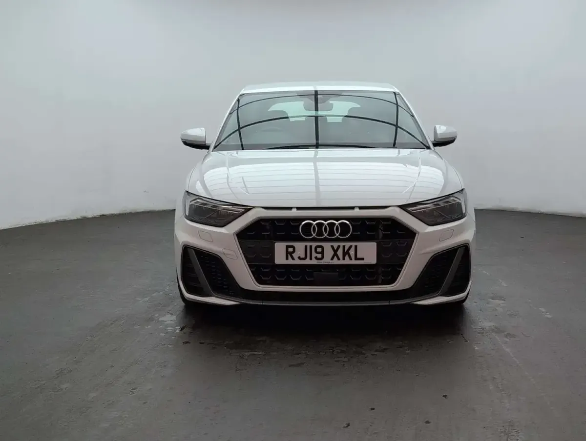 Used Audi A1 S-Line 150 HP (110 kW) 2019 White SUV