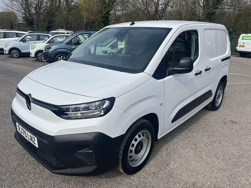 New Citroën Berlingo 102 HP (75 kW) 2025 White MPV