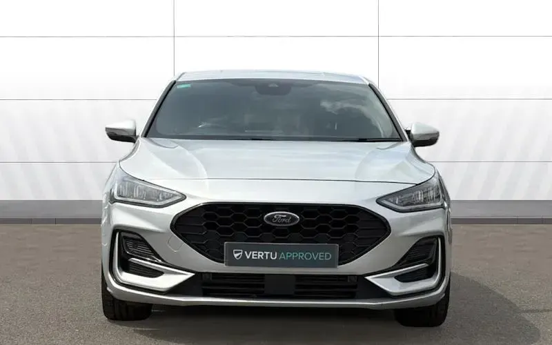 Used Ford Focus ST-Line X 125 HP (91 kW) 2023 Silver Hatchback