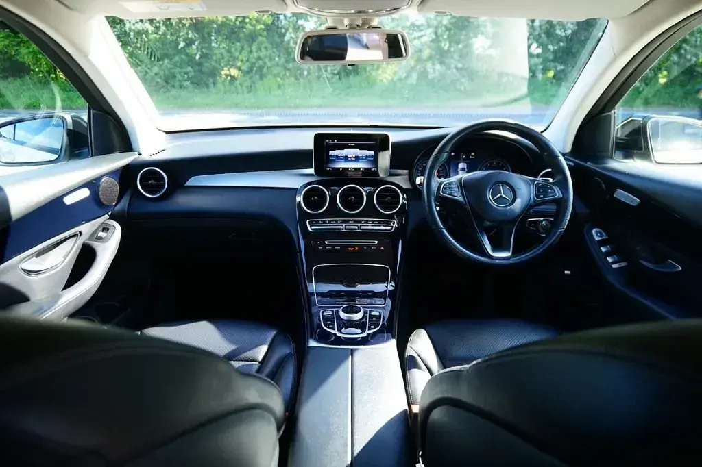 Usado Mercedes GLC250 Urban 2019 Branco Carrinha