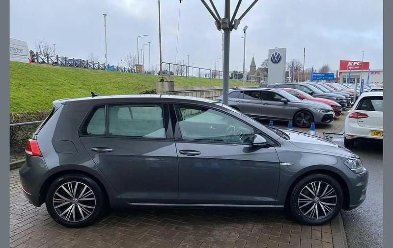 Used VW Golf VII SE 130 HP (95 kW) 2019 Grey Hatchback