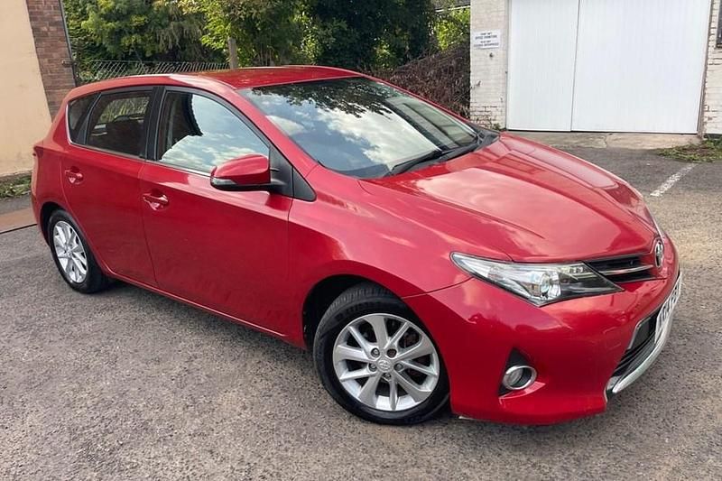 Red Used 2014 Toyota Auris Hatchback | £3,990 (Good price) - Image 1/1