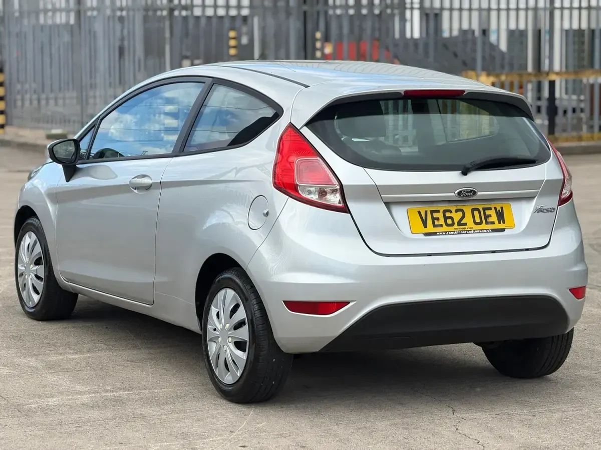 Used Ford Fiesta Style 2013 Silver Hatchback