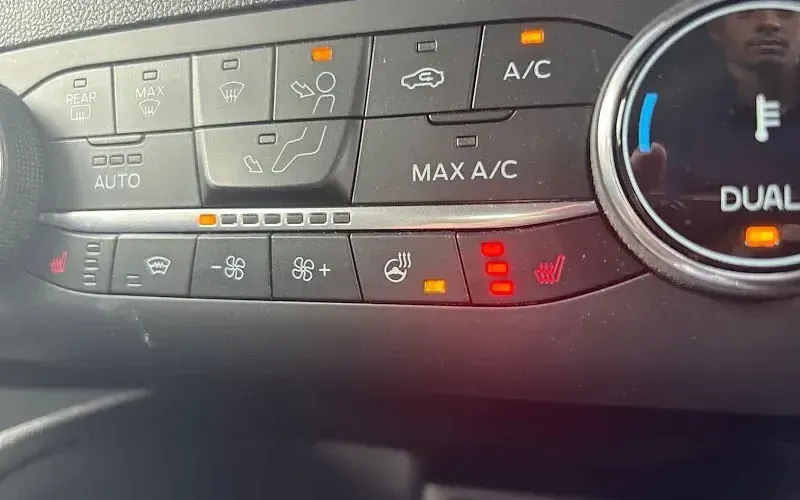 Used Ford Kuga Vignale 225 HP (165 kW) 2023 Grey SUV