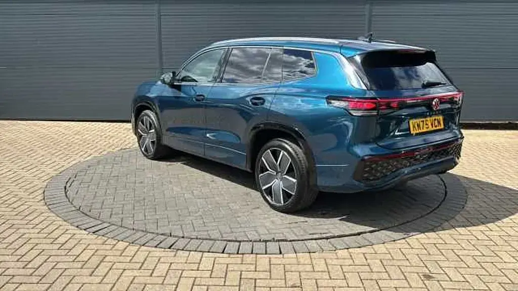 Used VW Tayron R-line 193 HP (141 kW) 2026 Blue SUV
