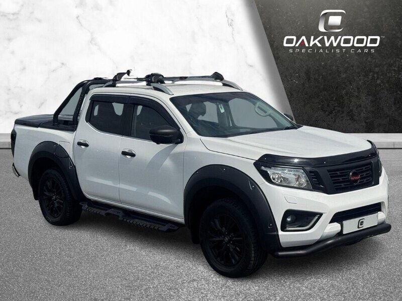 White Used 2019 Nissan Navara Tekna Pickup | £19,995 (Expensive) - Image 1/4