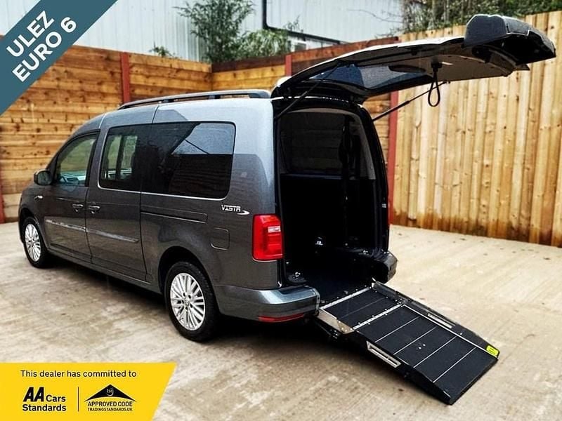 Grey Used 2017 VW Caddy Maxi Life Life MPV | £15,901 (Fair price) - Image 1/3