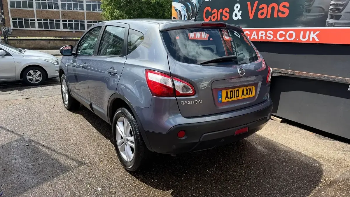 Used Nissan Qashqai Acenta 106 HP (77 kW) 2010 Grey SUV