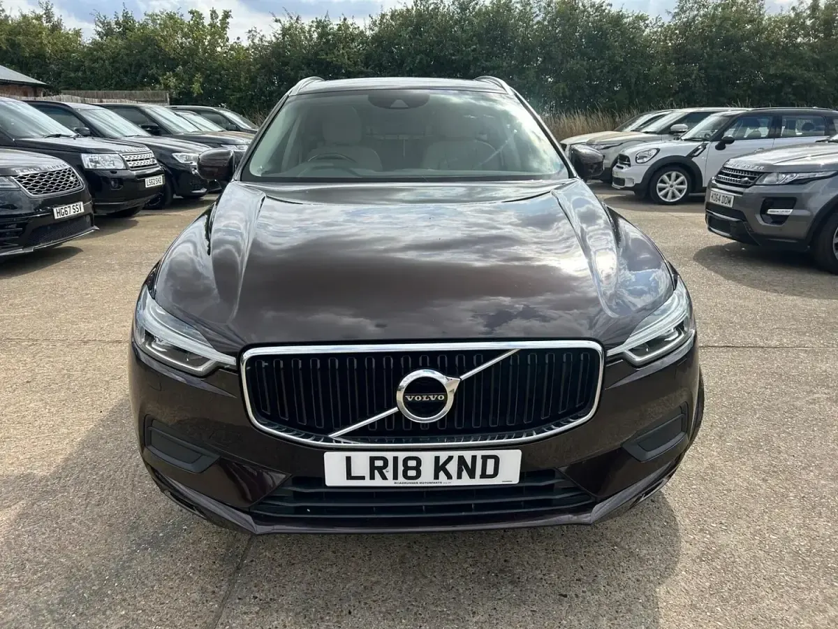 Used Volvo XC60 Momentum 2018 Brown SUV