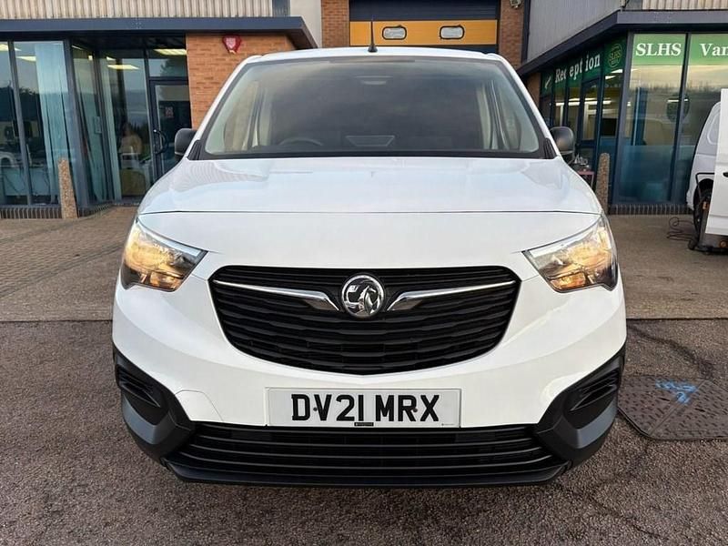 Used Vauxhall Combo S 100 HP (73 kW) 2021 White Van