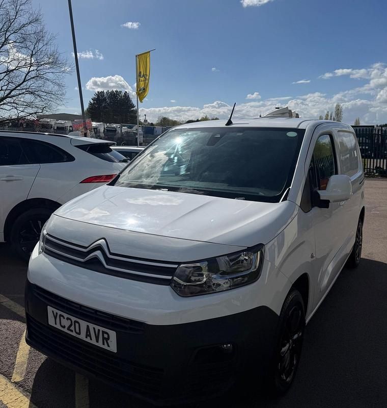 Used Citroën Berlingo 100 HP (73 kW) 2020 White MPV