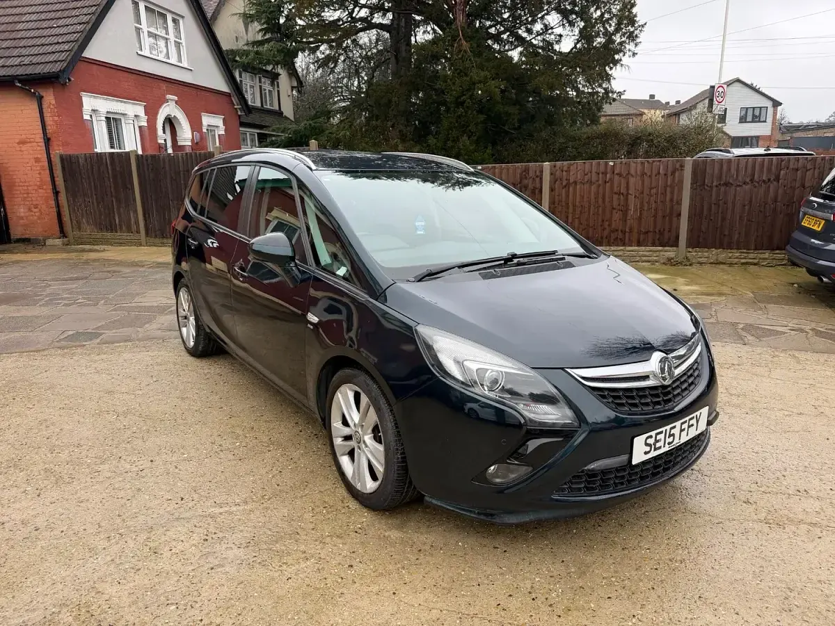 Used Vauxhall Zafira SRi 2015 Green MPV