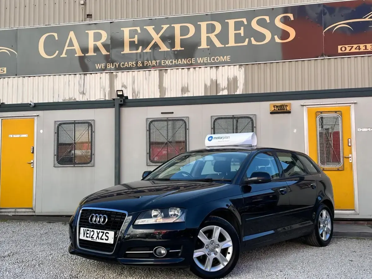 Begagnad Audi A3 2012 Svart Halvkombi