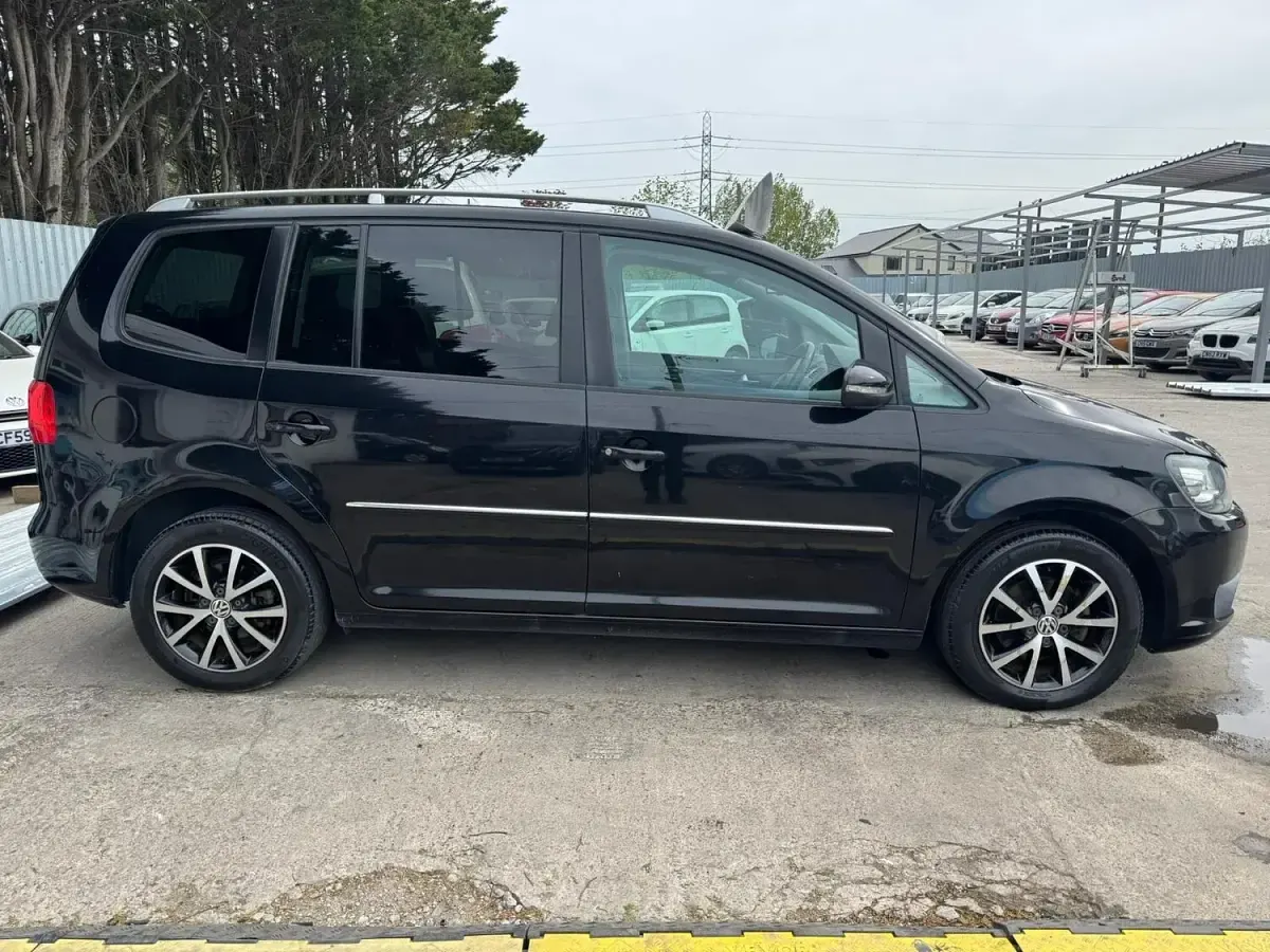 Used VW Touran SE 2011 Black MPV