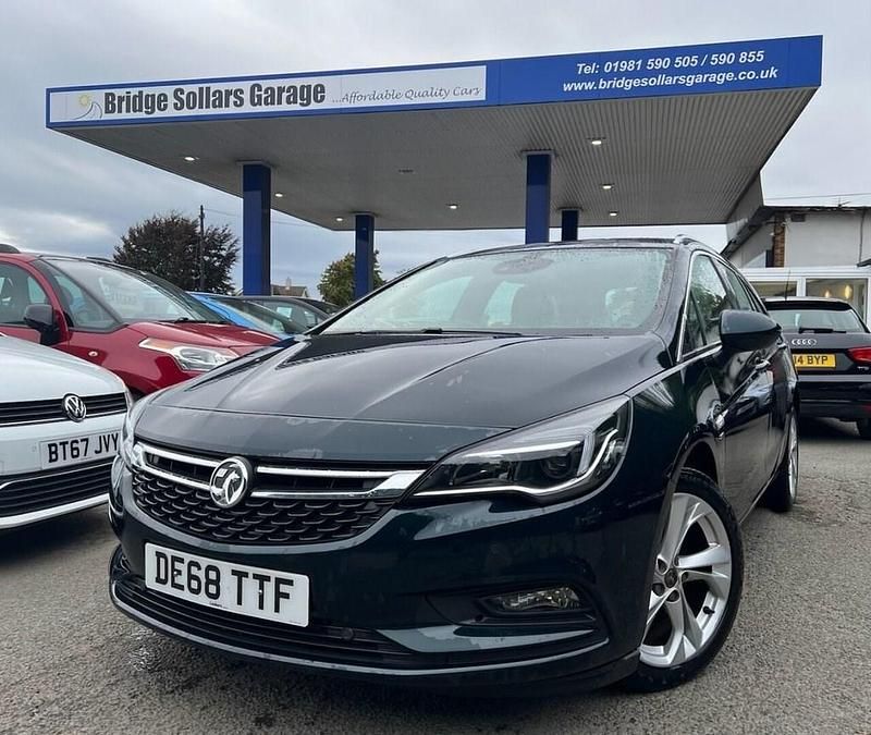 Green Used 2018 Vauxhall Astra SRi Estate | £8,250 (Fair price) - Image 1/1