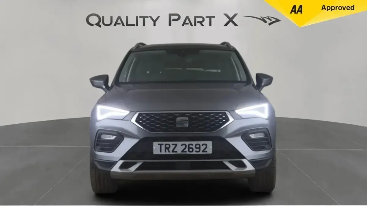 Käytetty Seat Ateca Xperience Lux 150 HP (110 kW) 2023 Harmaa Katumaasturi