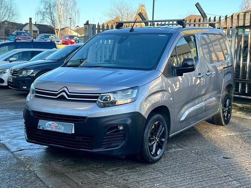 Used Citroën Berlingo 100 HP (73 kW) 2021 Grey MPV