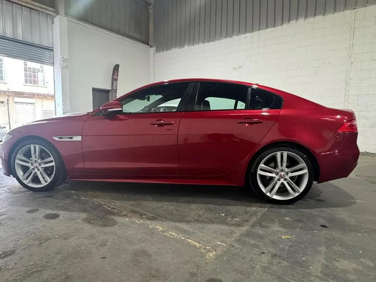 Used Jaguar XE R-Sport 180 HP (132 kW) 2016 Red Sedan