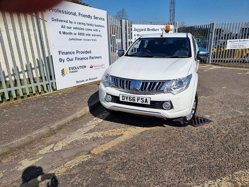 Used Mitsubishi L200 Warrior 2016 Polar white Pickup