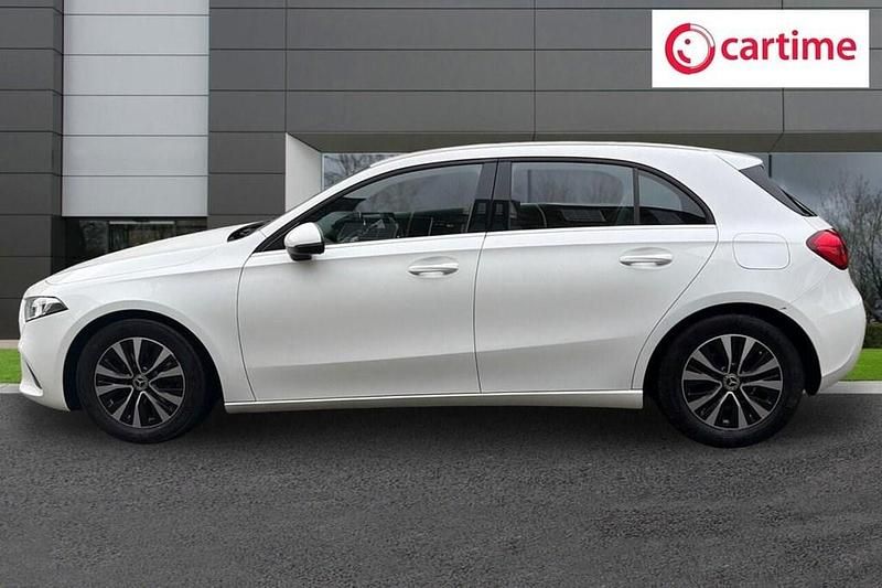 Used Mercedes A180 SE 116 HP (85 kW) 2022 White Hatchback