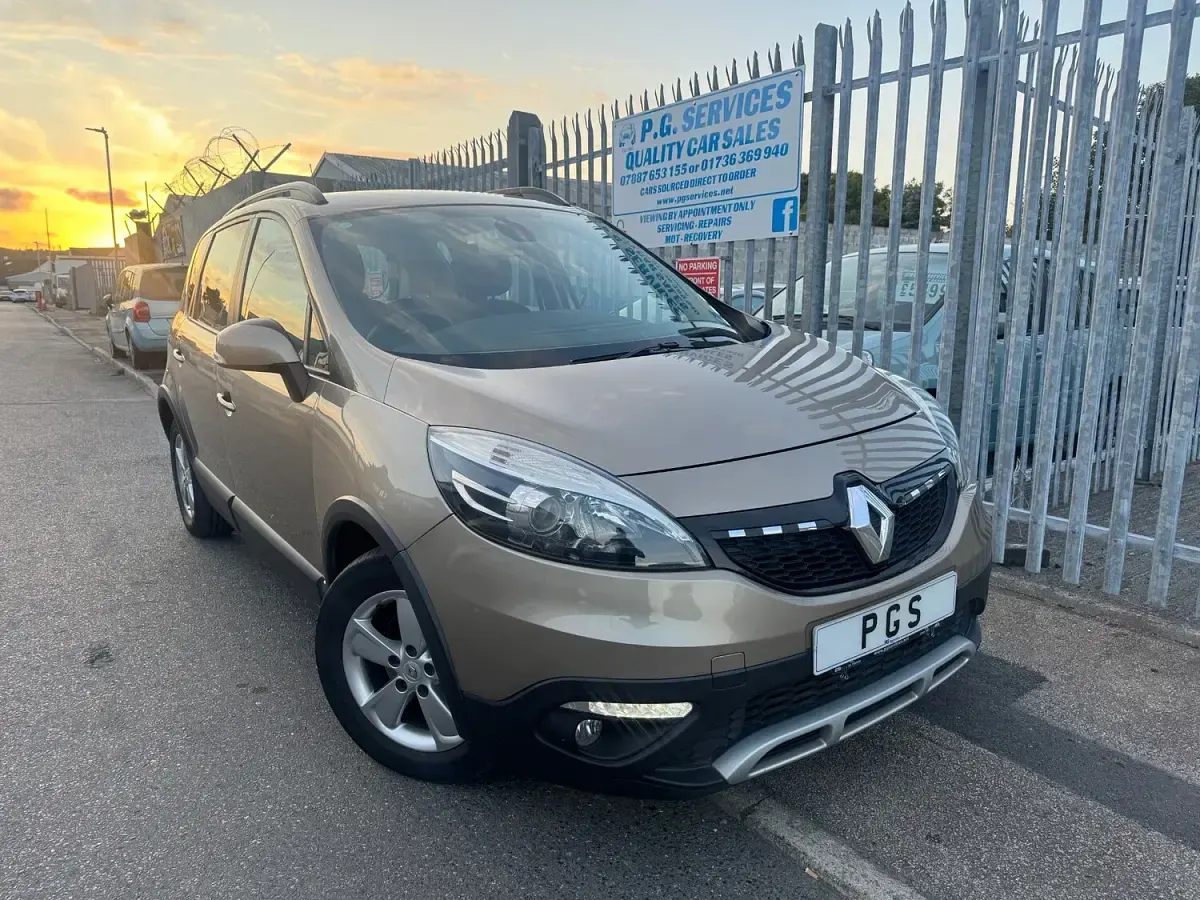 Used Renault Scénic III XMOD 110 HP (80 kW) 2013 Beige MPV