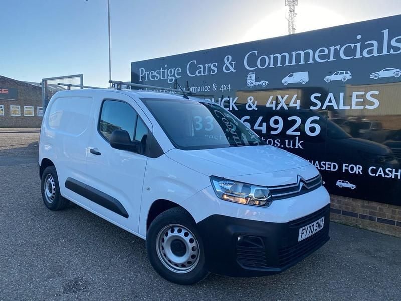 Used Citroën Berlingo 75 HP (55 kW) 2021 White MPV