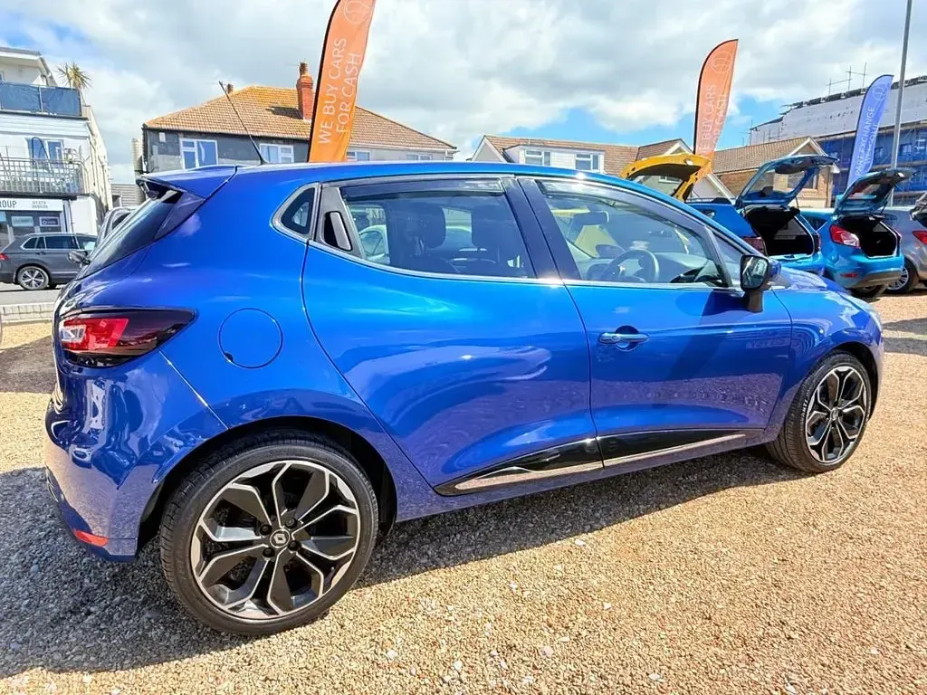 Used Renault Clio IV Dynamique 90 HP (66 kW) 2018 Blue Hatchback