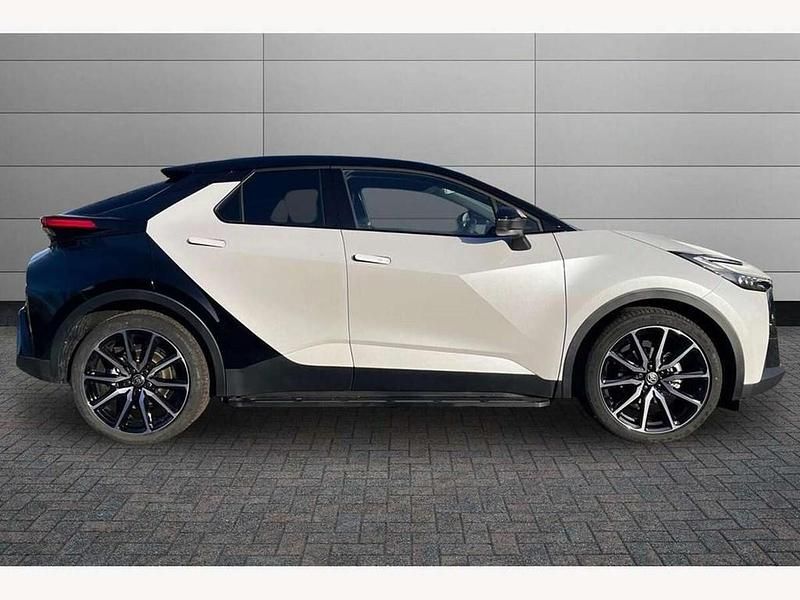 New Toyota C-HR Sport 197 HP (144 kW) 2025 White SUV