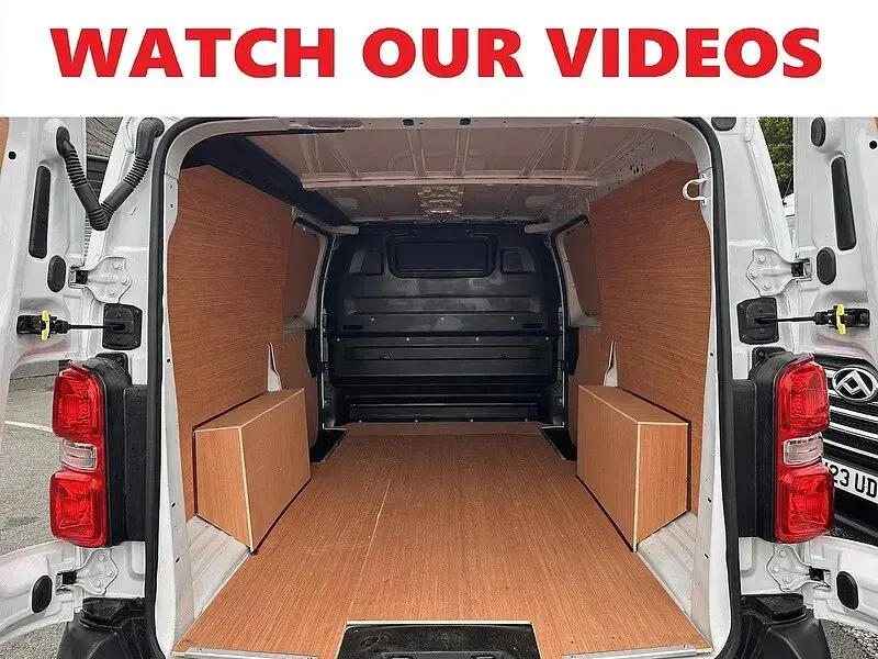 Used Vauxhall Vivaro 145 HP (106 kW) 2023 White MPV