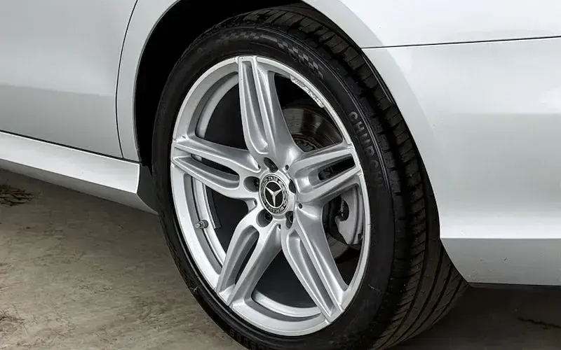 Used Mercedes E200 AMG line 150 HP (110 kW) 2018 Silver Sedan
