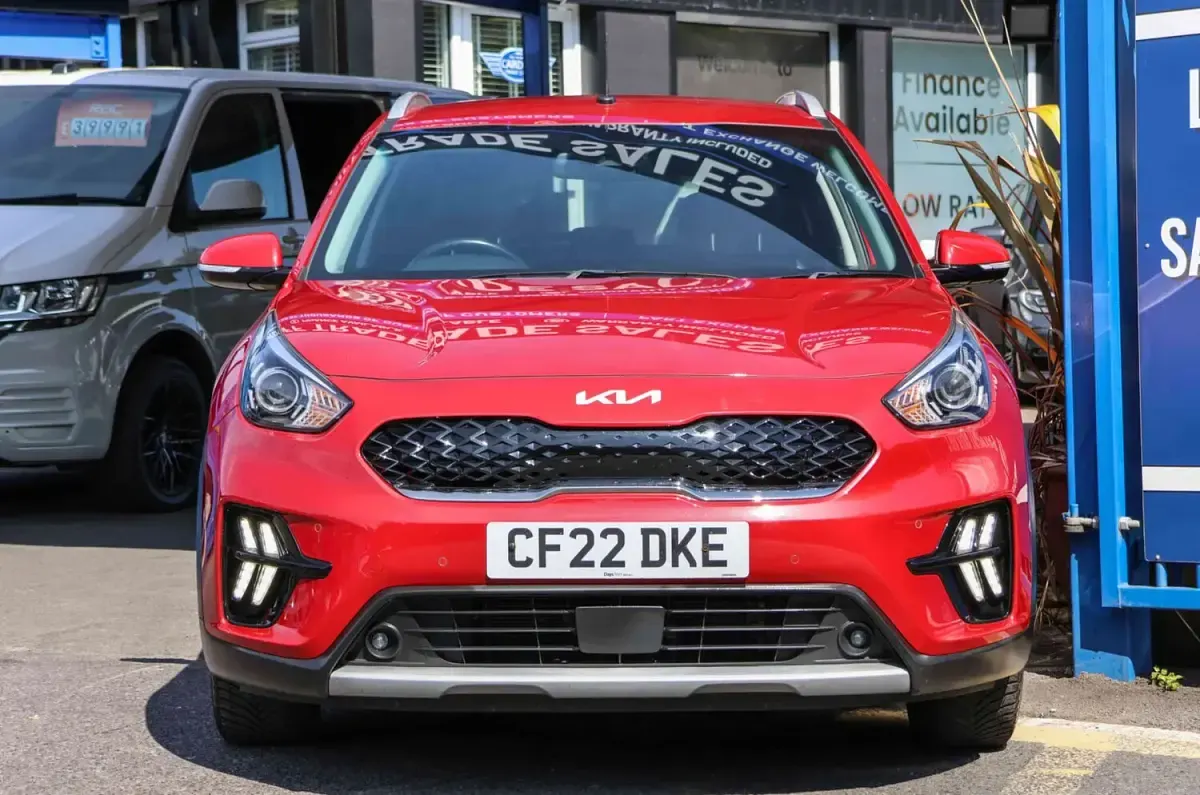 Used Kia Niro 139 HP (102 kW) 2022 Red SUV
