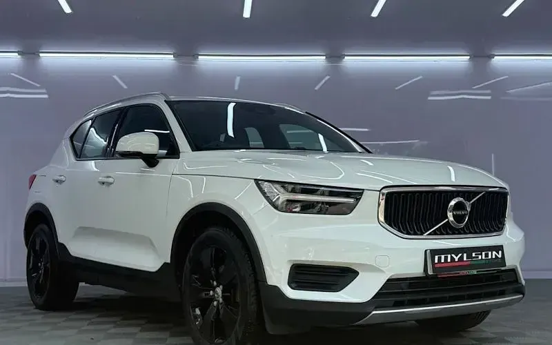 Used Volvo XC40 Momentum 163 HP (119 kW) 2021 SUV