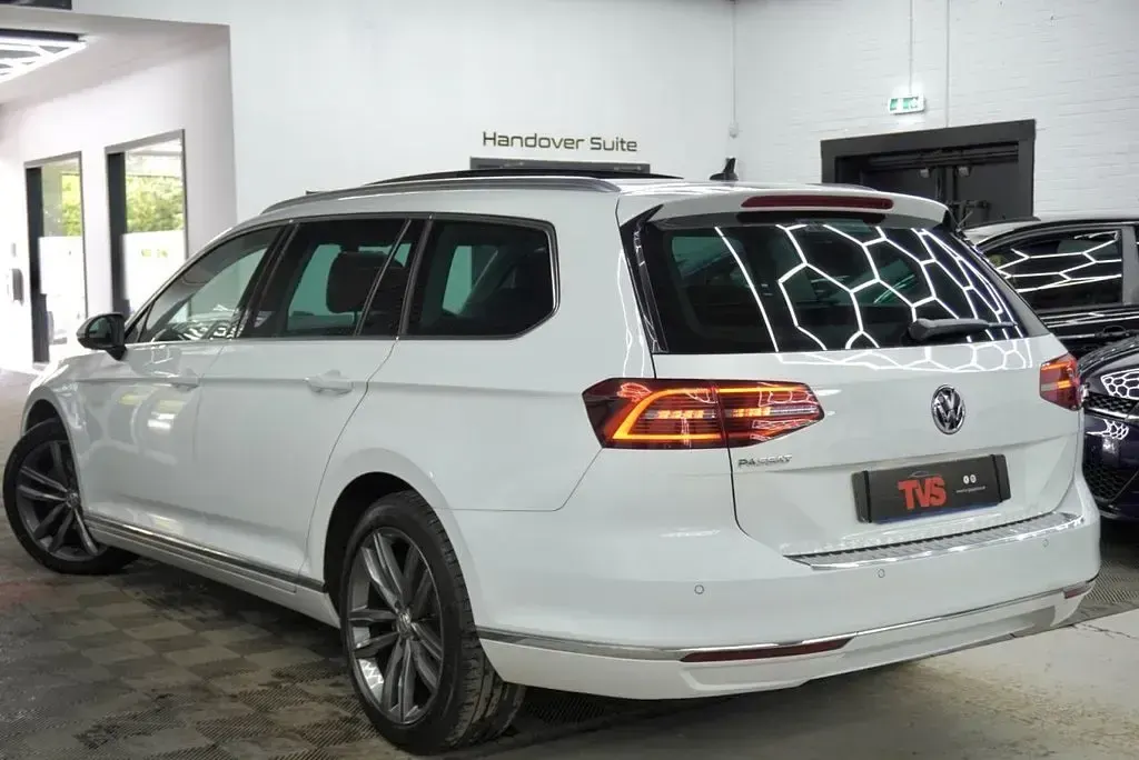 Used VW Passat GT 150 HP (110 kW) 2018 White Estate