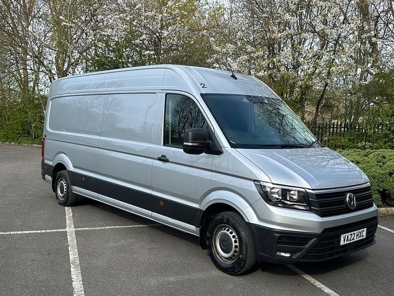Usado VW Crafter Trendline 140 HP (102 kW) 2022 Prateado Van