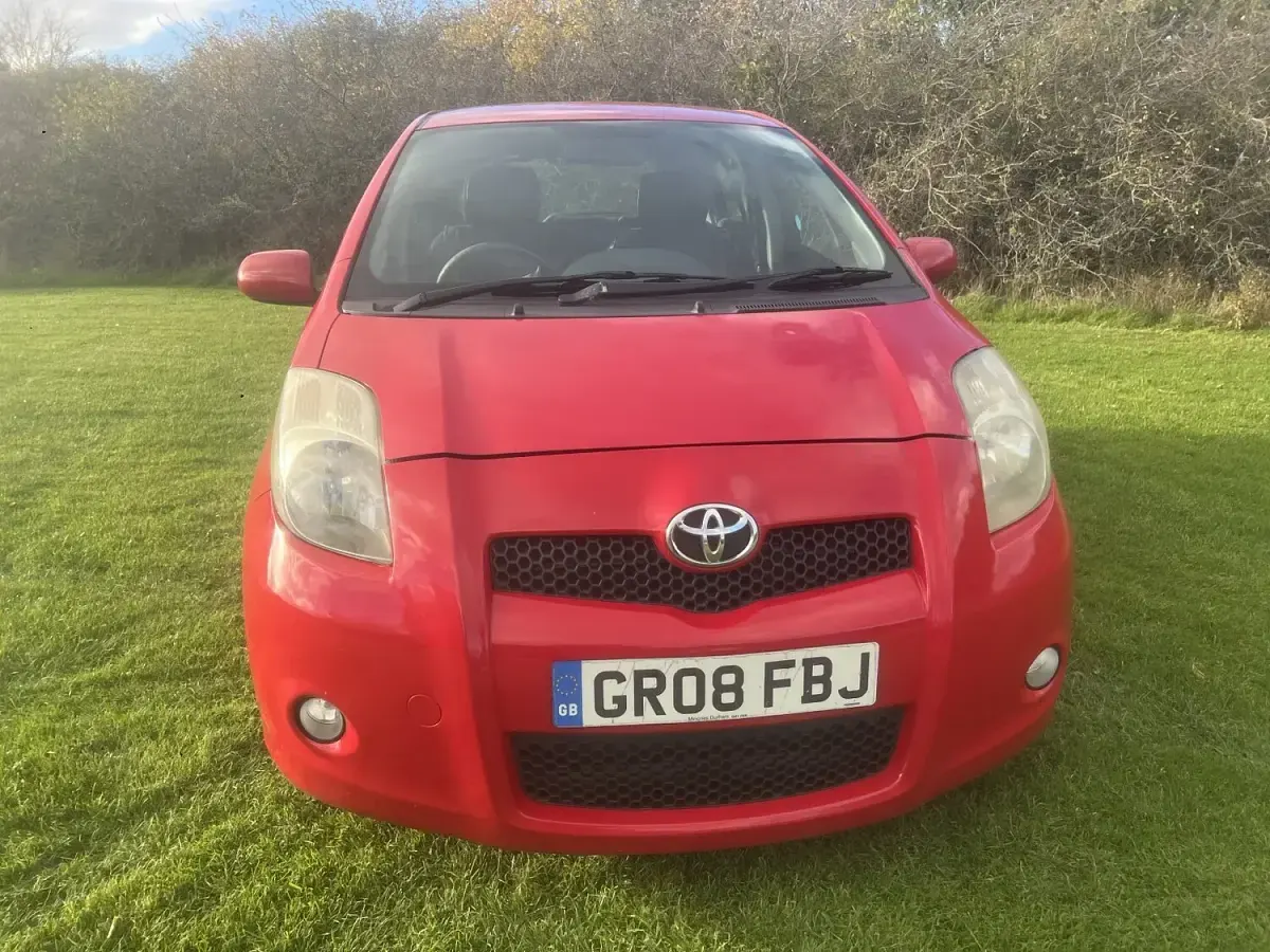 Used Toyota Yaris SR 133 HP (97 kW) 2008 Red Hatchback