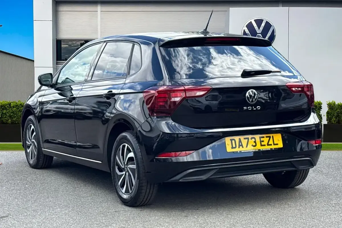 Used VW Polo Life 95 HP (69 kW) 2023 Black Hatchback