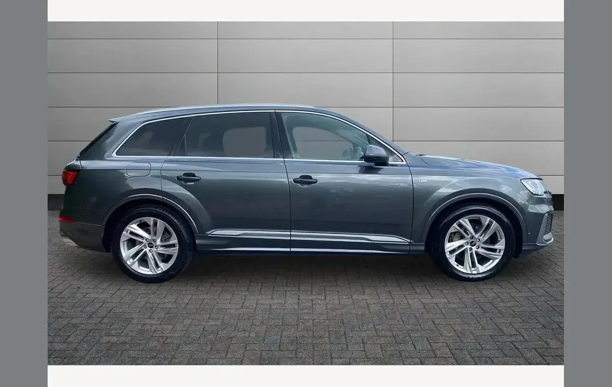 Used Audi Q7 Black Edition 286 HP (210 kW) 2023 Grey SUV
