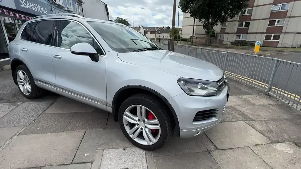 Usado VW Touareg SE 237 HP (174 kW) 2011 Prateado SUV