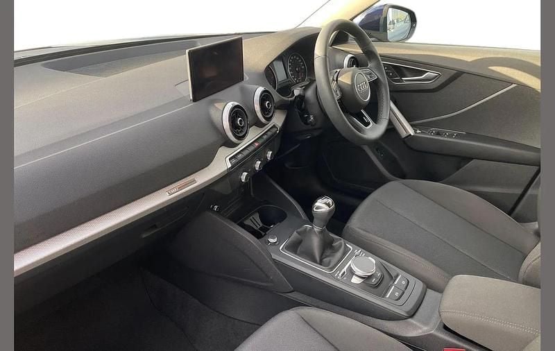 Usado Audi Q2 108 CV (79 kW) 2023 Azul SUV