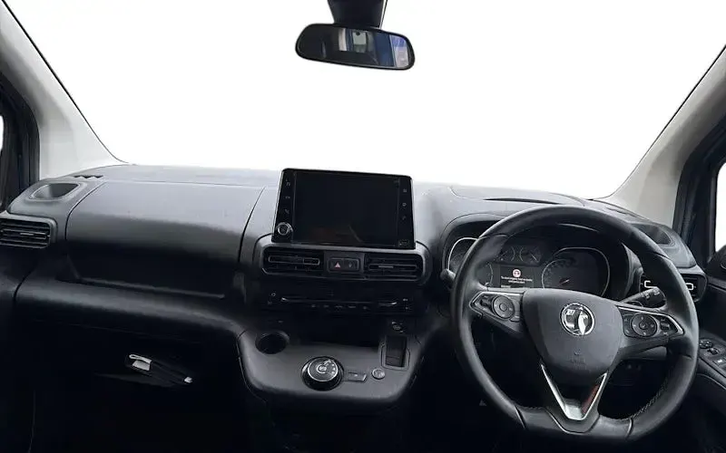 Used Vauxhall Combo Elite 131 HP (96 kW) 2021 Blue MPV