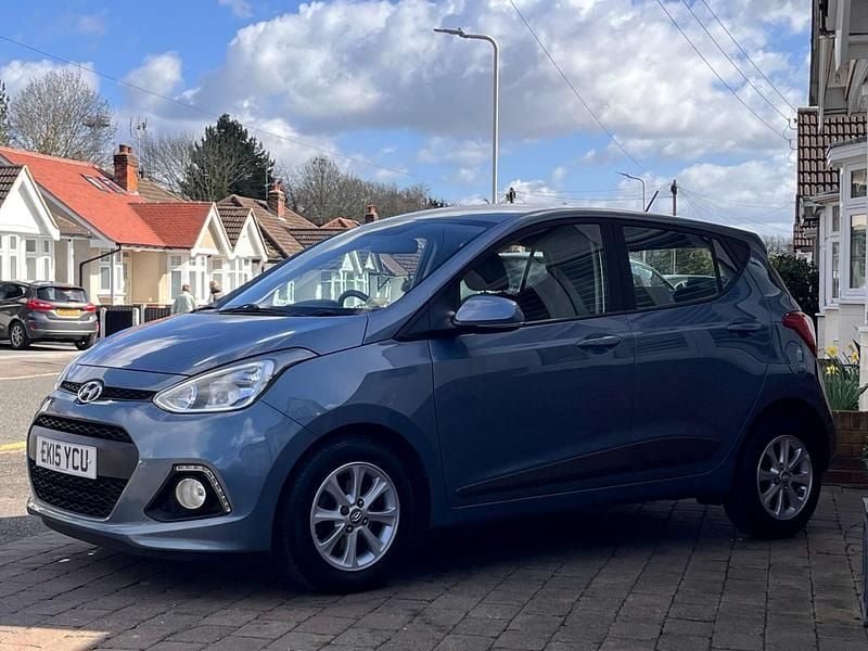 Used Hyundai i10 Premium 87 HP (63 kW) 2015 Blue Hatchback